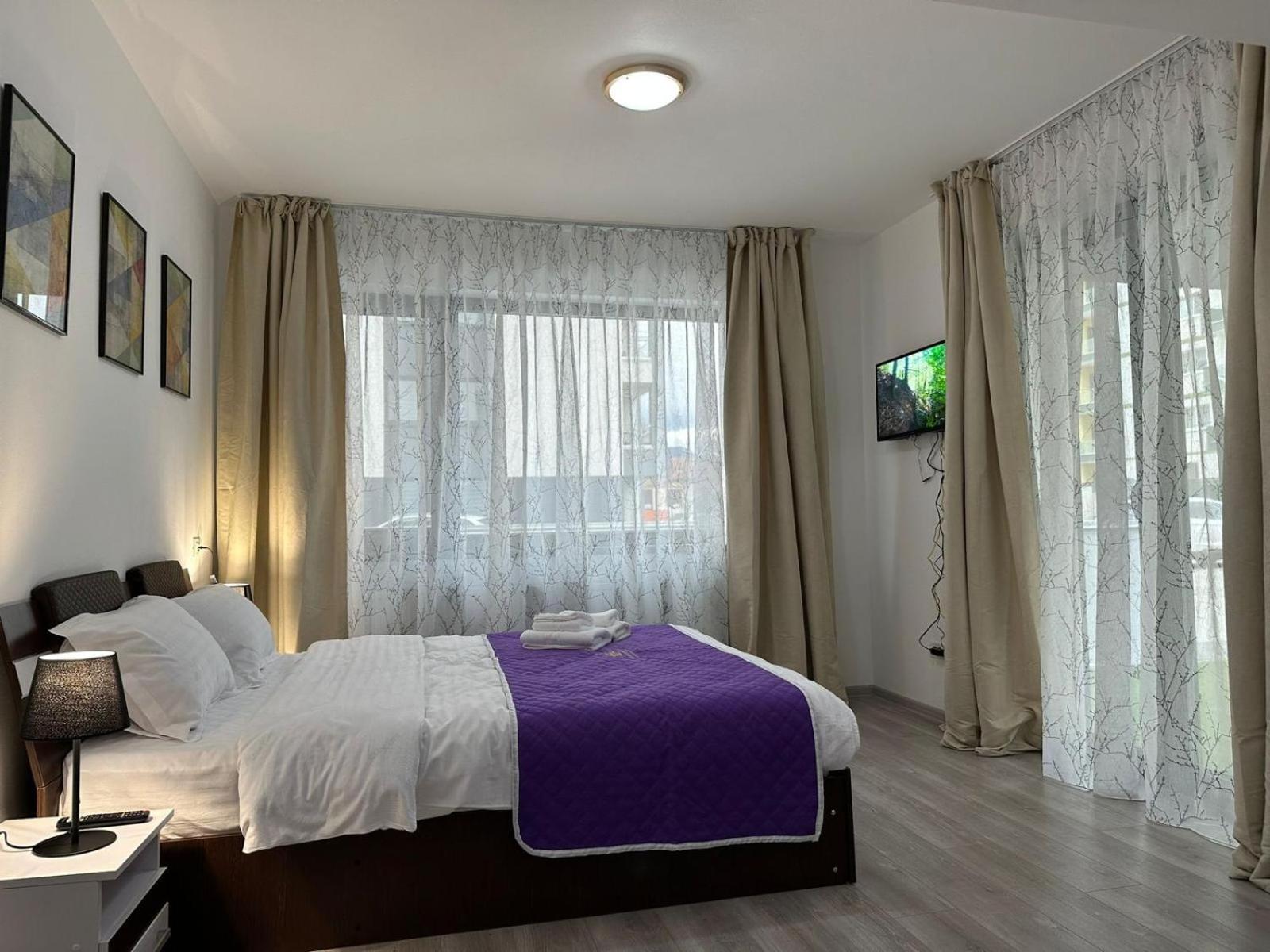 Coresi Mall Area Studios & Apartments By Glam Braşov Exterior foto