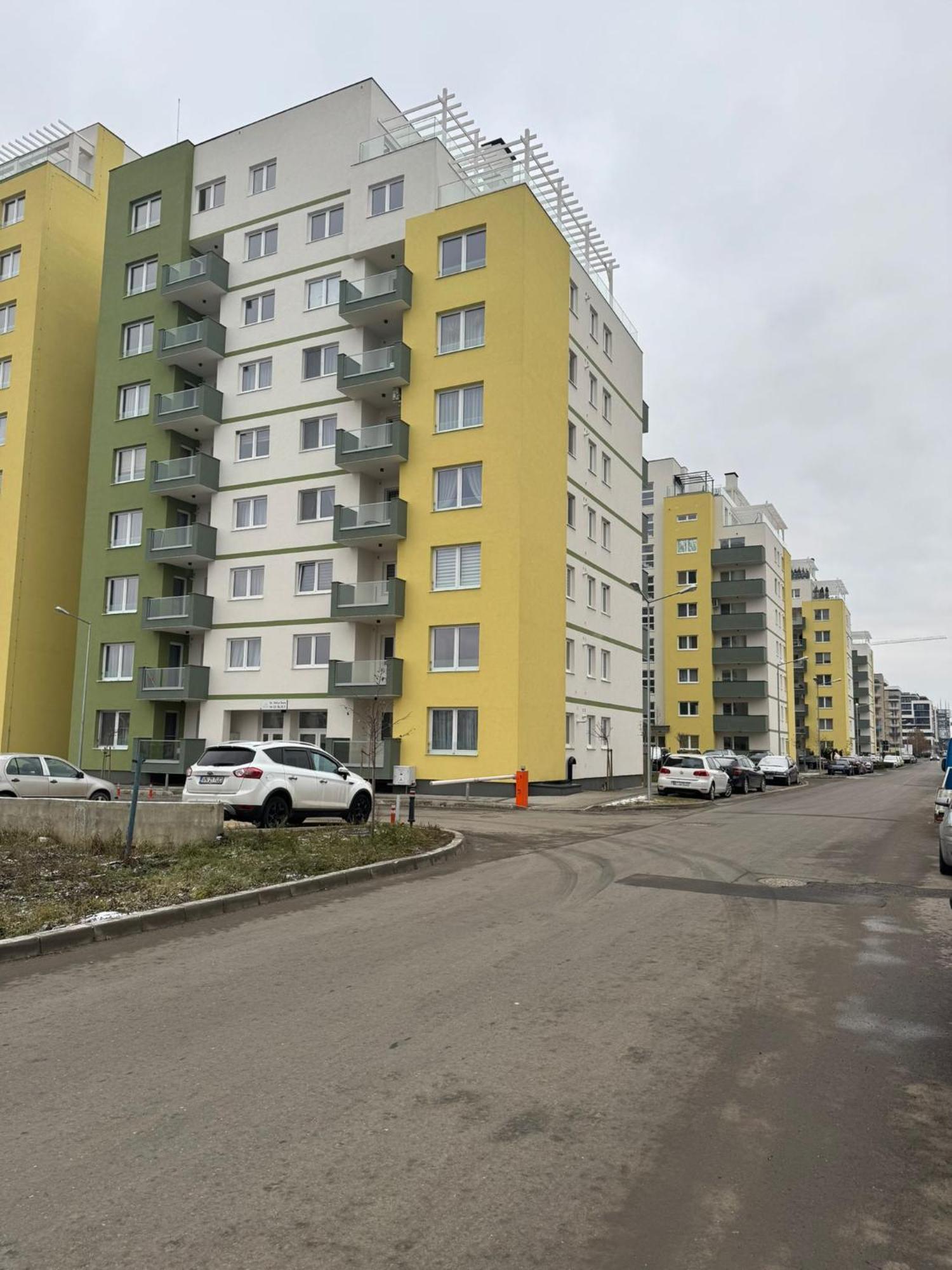 Coresi Mall Area Studios & Apartments By Glam Braşov Exterior foto